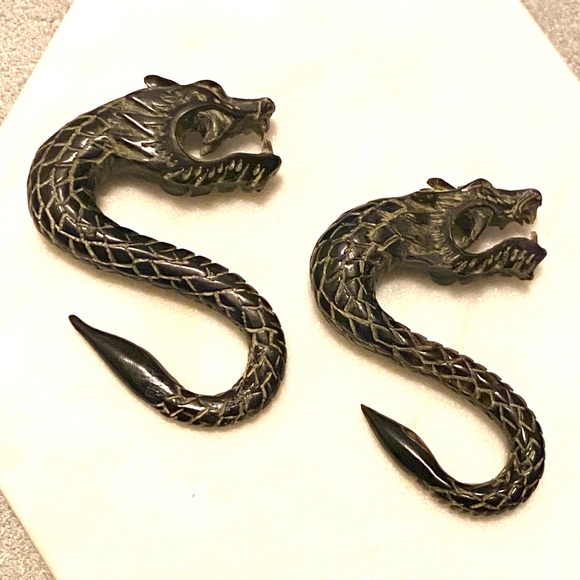 Rare Vintage Buffalo Horn Dragon Plugs - Picture 3 of 11